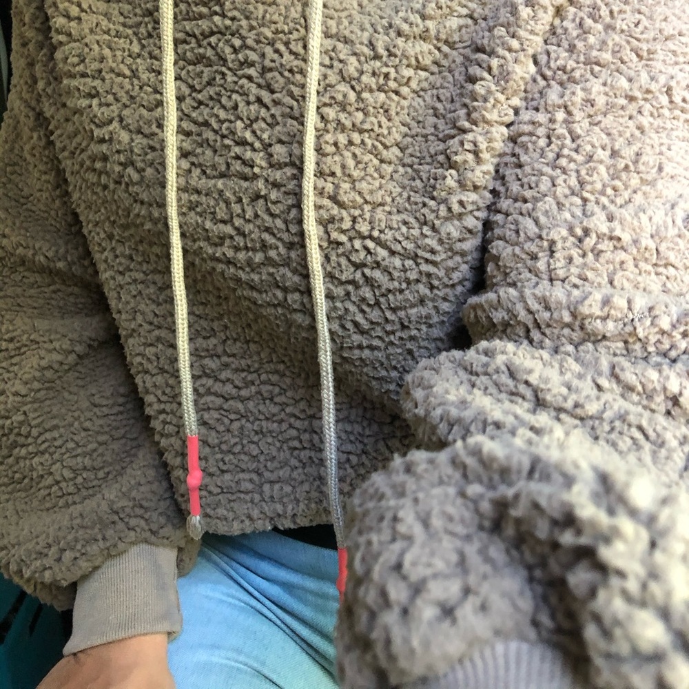 Crop teddy bear sweater 🐻🐻🐻